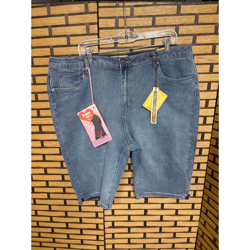 Hybrid & Company Denim Bermuda Shorts Size 20‎